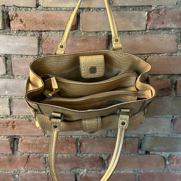 Classic Liz Claiborne Shoulder Bag - Picture 7 of 9